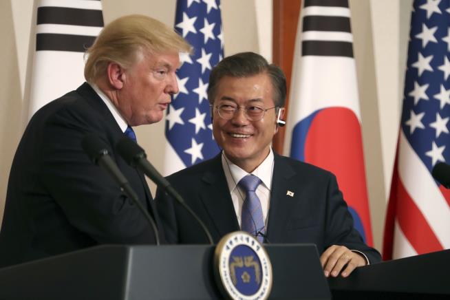 In South Korea, Trump Tells Pyongyang It's Time for a Deal