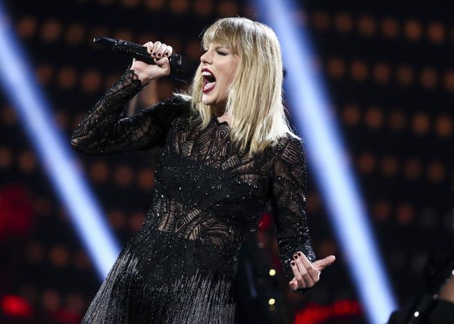 ACLU Blasts Swift's Attempt to Silence Critic