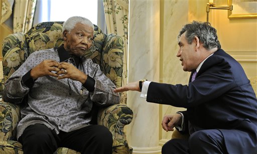 Mandela Blasts Mugabe's 'Tragic Failure of Leadership'