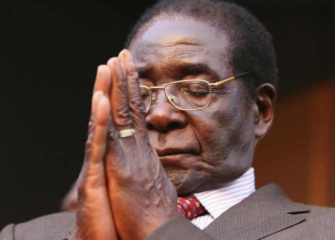 Robert Mugabe Knew It Was Over: Mediator