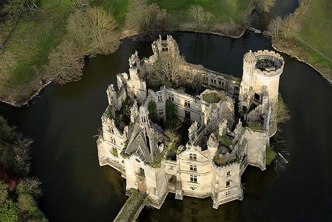 The Internet Just Bought an 800-Year-Old Castle in France