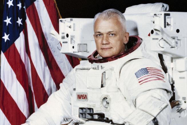 NASA Astronaut, 1st to Fly Untethered in Space, Dies at 80