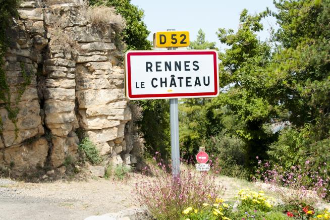 Hole in French Village Means One Thing: Treasure Hunters