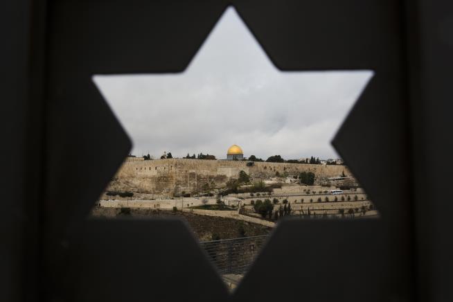 Feds Speed Up Embassy's Move to Jerusalem