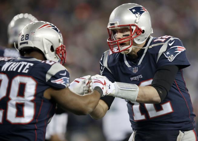 Brady, Patriots Returning to the Super Bowl