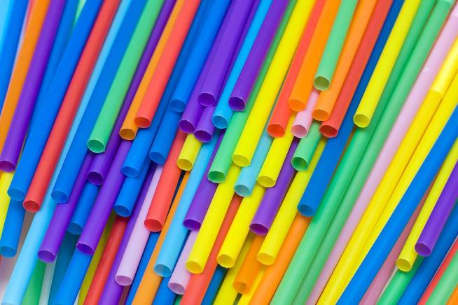 Bill Punishes Servers Who Hand Out Straws Unasked