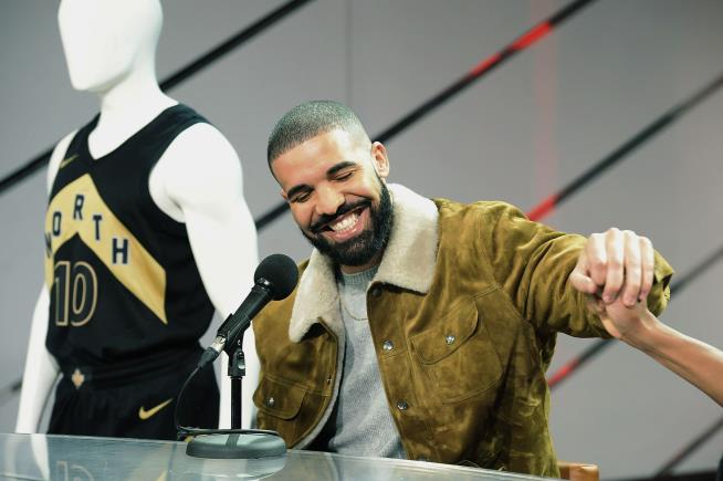 Drake Drops $200K on Strangers in Miami