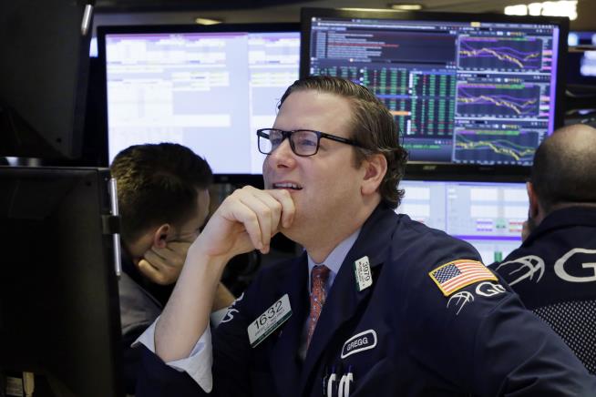 Stocks End Mostly Higher on Wall Street