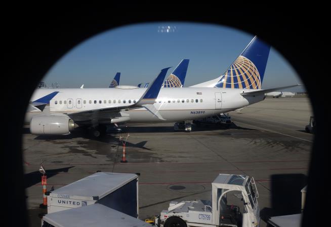 United Said It'll Give Out $100K Prize. Workers Despise the Idea