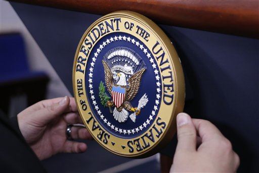 Design for Presidential Seal Tee Markers Causes a Fuss
