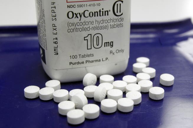 Opioids No Better Than Other Meds at Treating Pain