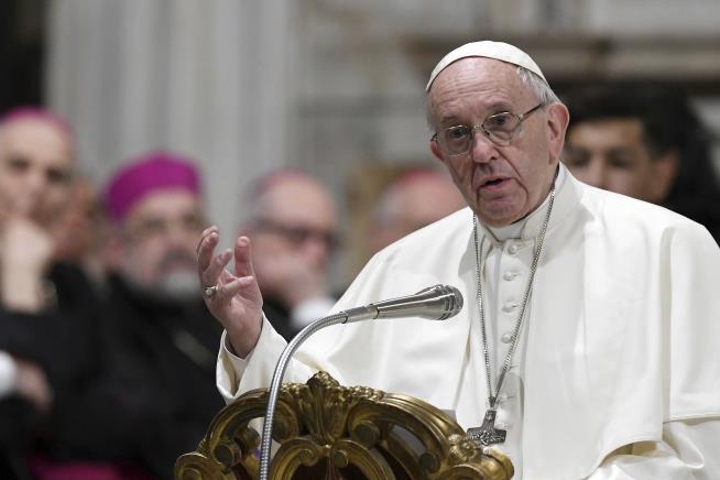 On Francis' 5th Anniversary, Ex-Pope Sticks Up for Pontiff