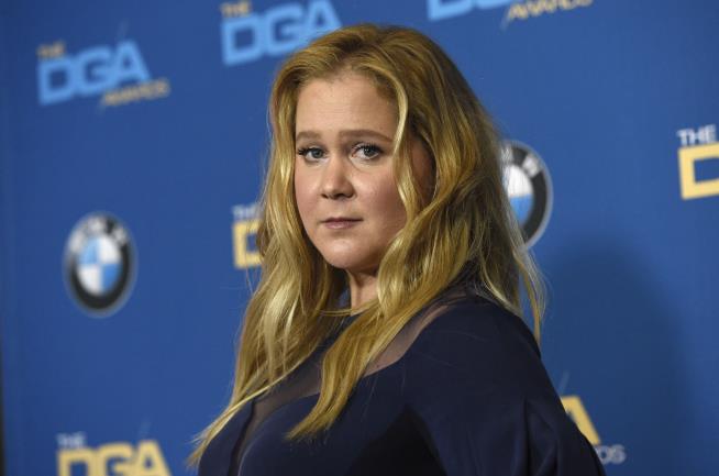 Amy Schumer Has Good Reason to Skip Hubby's Last Name