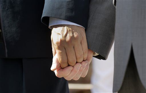 Texas Paper Nixes Gay Couple From Obit for 'Ethical' Reasons