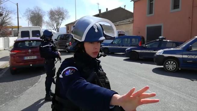 France Hostage-Taker Kills 3, Demands Terrorist's Release