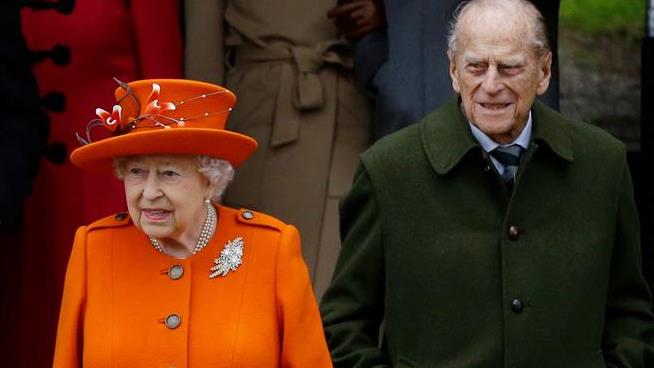 Said to Be Hobbled by Pain, Prince Philip to Have Surgery