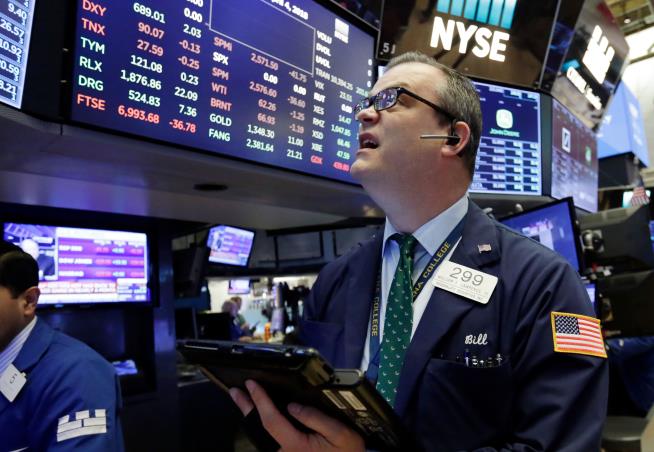 Overcoming Trade War Fears, Stocks Rally to Higher Finish