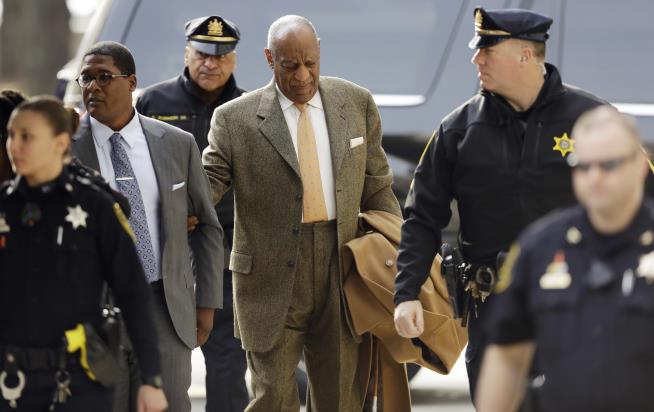 Janice Dickinson at Cosby Trial: 'Here Was 'America's Dad' on Top of Me'
