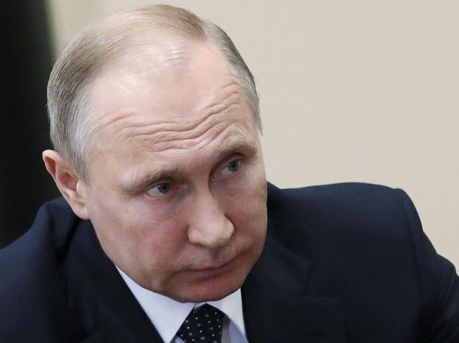 Putin Warns of 'Chaos' Should the West Strike Syria Again