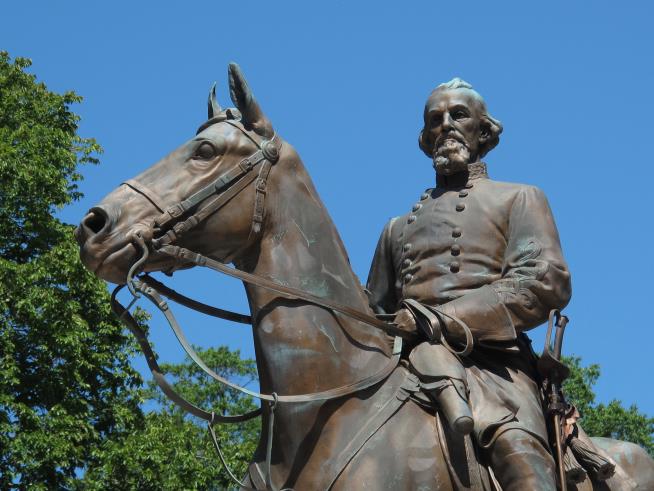 City Punished for Removing Confederate Statues