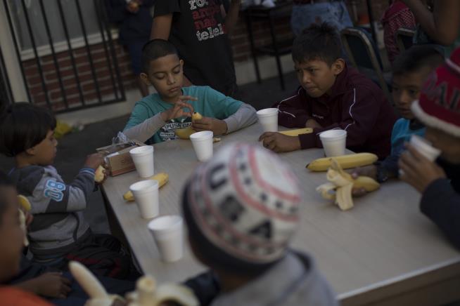 Hundreds Hope for Asylum at US-Mexico Border