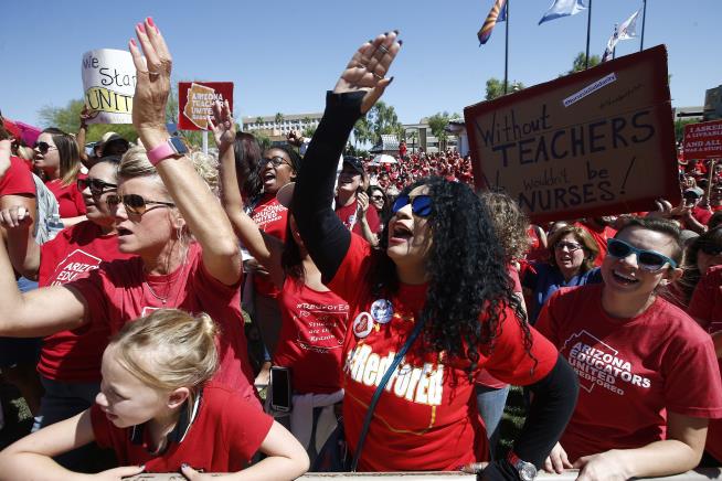 Pay Rise Ends Arizona Teachers' Strike