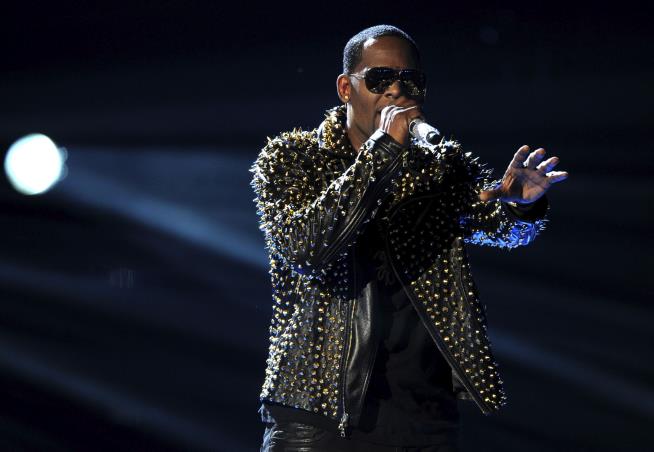 2 More Bombshell Pieces Are Out on R. Kelly