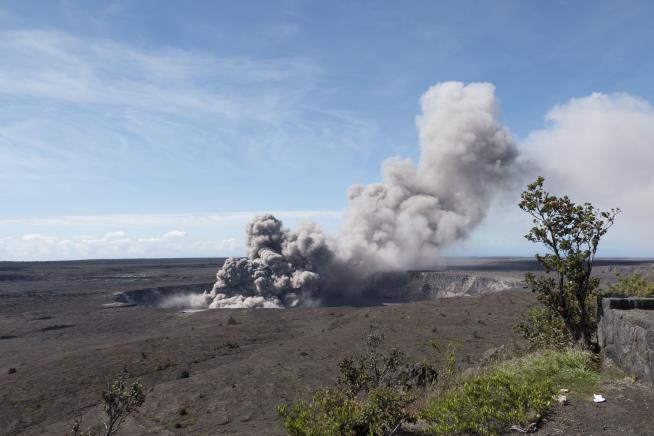 New Fissure Spatters Lava Near Energy Plant