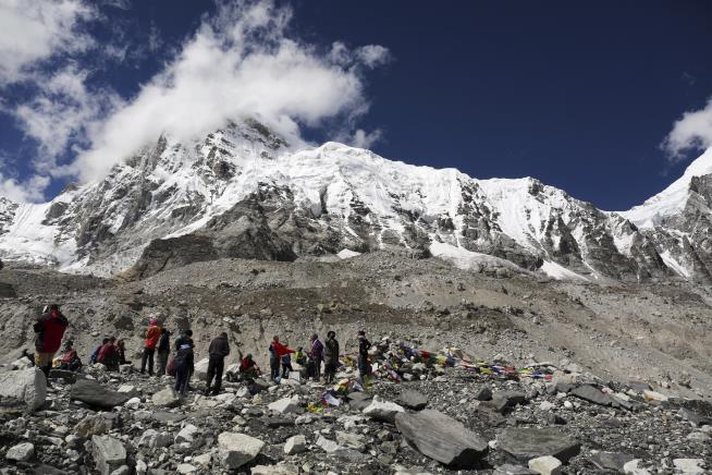 China Clears Over 9 Tons of Trash From Mt. Everest