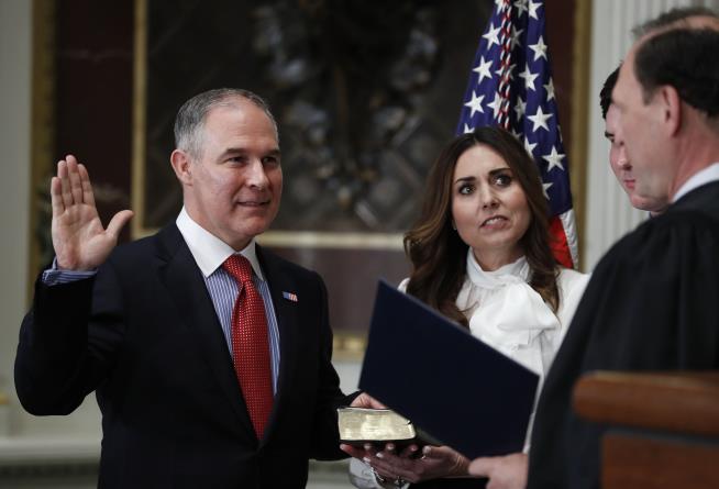Pruitt Used EPA Aide to Try to Get Wife Chick-fil-A Job