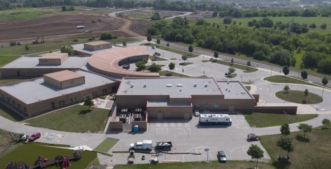 1 Dead in Shooting Outside Kansas Elementary School