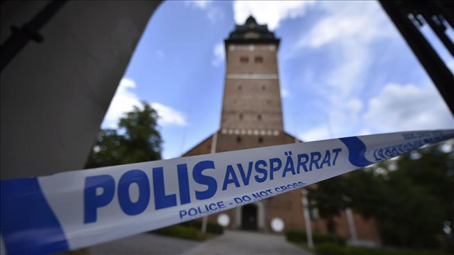 Daring Daytime Heist Ends With Swedish Crown Jewels Missing