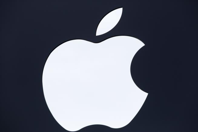 Teen Hacks Apple, Has Excellent Folder Name