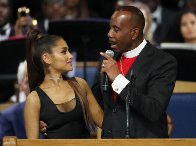 Bishop at Aretha Service Apologizes to Ariana