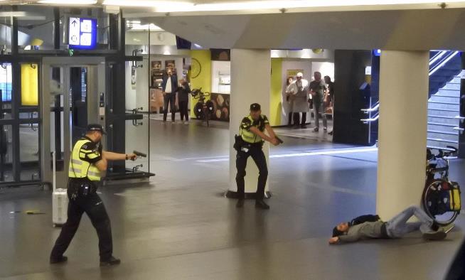 2 American Tourists Stabbed in Amsterdam