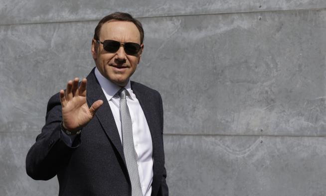 Masseur Sues Kevin Spacey