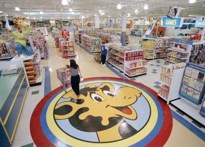 Toys 'R' Us: We're Not Dying After All
