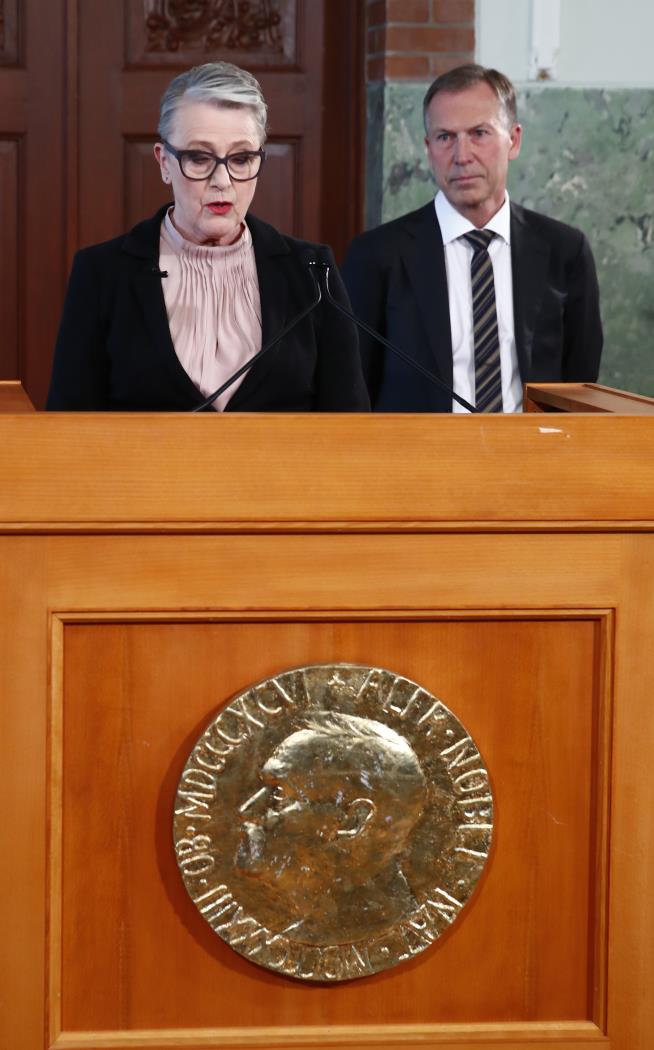 Doctor, Former ISIS Captive Win Nobel Peace Prize