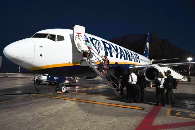 Ryanair Slammed for Failure to Boot Racist Passenger