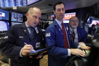 Stocks Close Lower as Oil Slump Continues