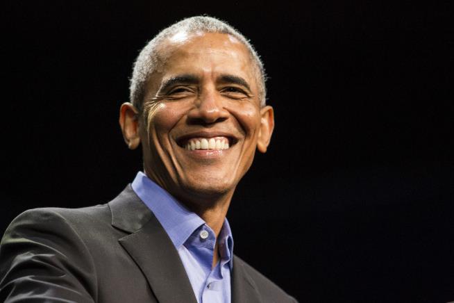 Obama Surprises Chicago Food Bank
