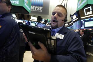 Dow Plunges 600 on US-China Worries
