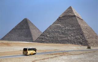 2 Dead, Dozen Injured After Bomb Hits Tourist Bus in Egypt