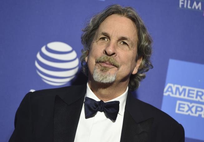 Green Book Director Farrelly: 'Deeply Sorry' I Exposed My Penis