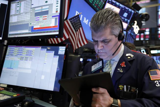 Stocks Close Lower on Wall Street