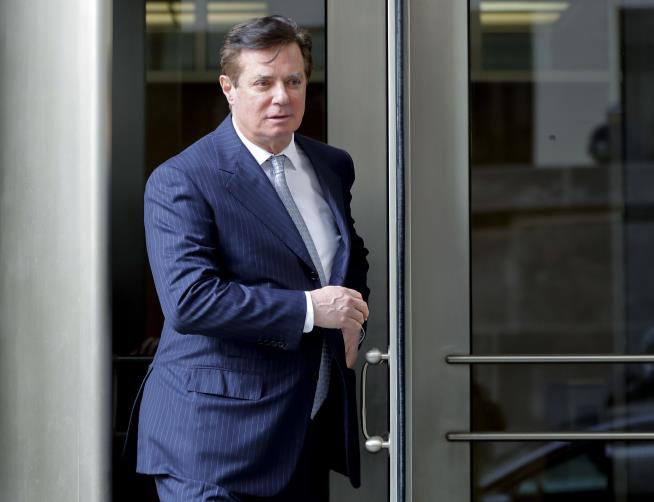 New York Plans New Charges for Manafort, Pardon or Not
