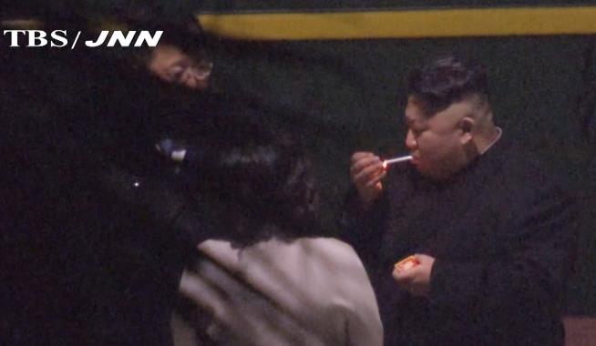 Kim Jong Un Enjoys 'Rock-Star-Like' Arrival in Vietnam