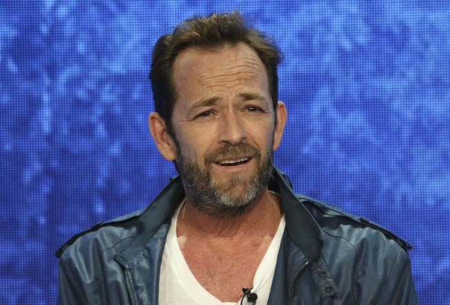 Celebs Shower Support Onto Luke Perry: 'You Got This'