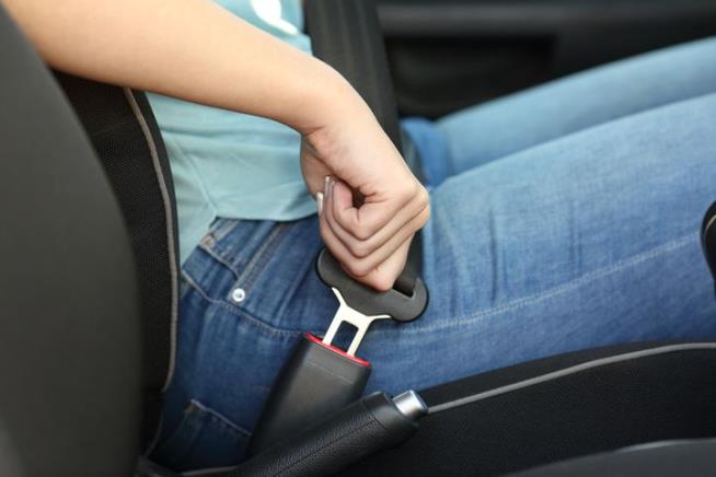 Why Car Crashes and Heart Attacks Are Riskier for Women