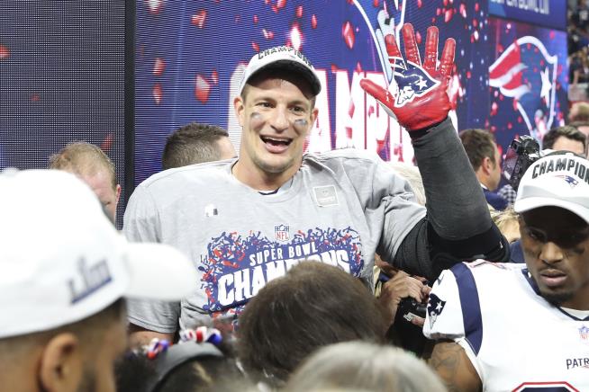 'Gronk' Calls It Quits at 29
